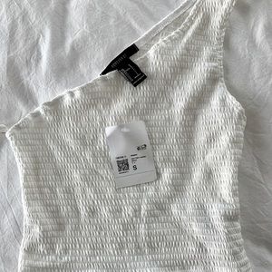 Forever 21 cropped one shoulder white shirt PERFECT FOR SUMMER!